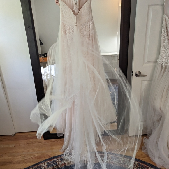 Stella York #6341 Sample Gown Bridal Size 14 - Picture 5 of 9